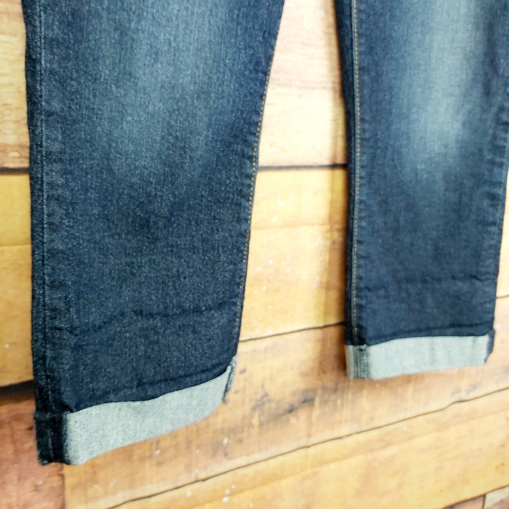 Levi's Signature Crop Capri Jeans - Picture 2 of 7